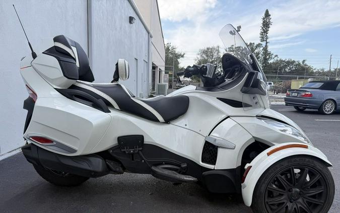 2017 Can-Am® Spyder® RT-S 6-Speed Semi-Automatic (SE6)