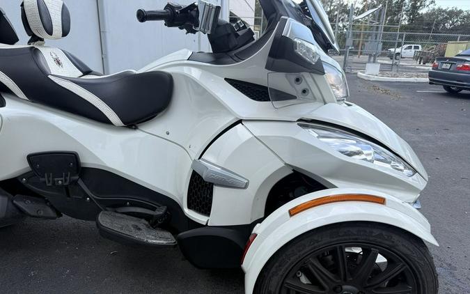 2017 Can-Am® Spyder® RT-S 6-Speed Semi-Automatic (SE6)