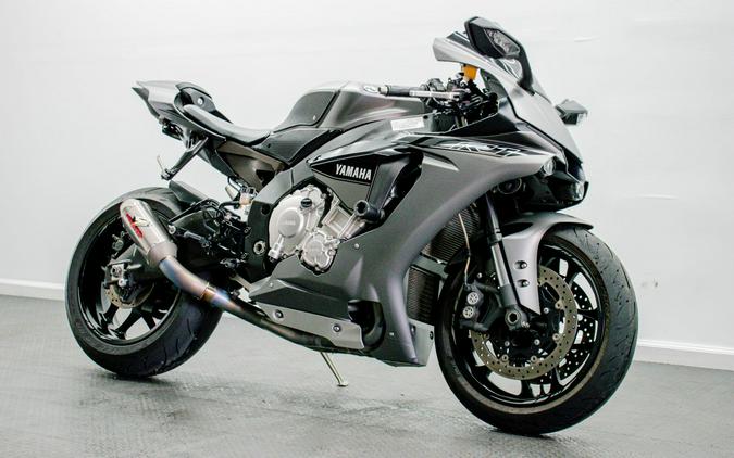 2016 Yamaha YZF-R1