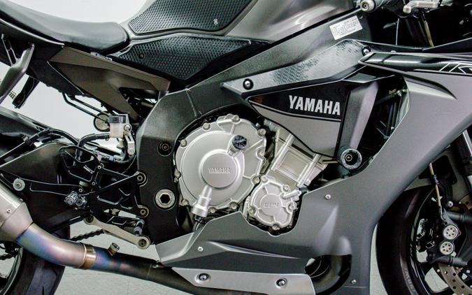 2016 Yamaha YZF-R1