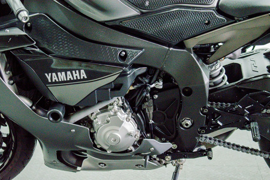 2016 Yamaha YZF-R1