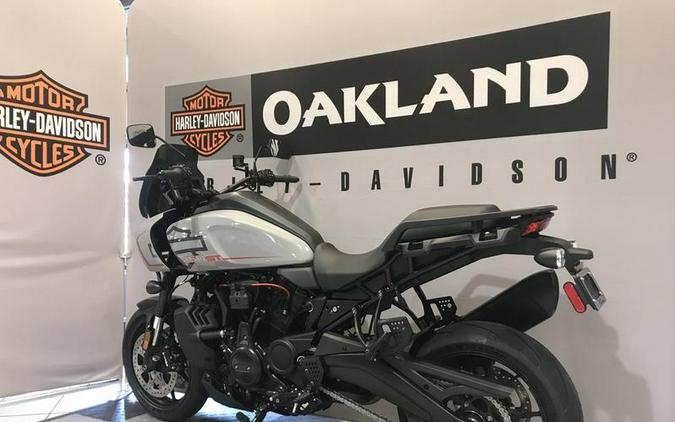 2025 Harley-Davidson® RA1250ST - Pan America® 1250 ST