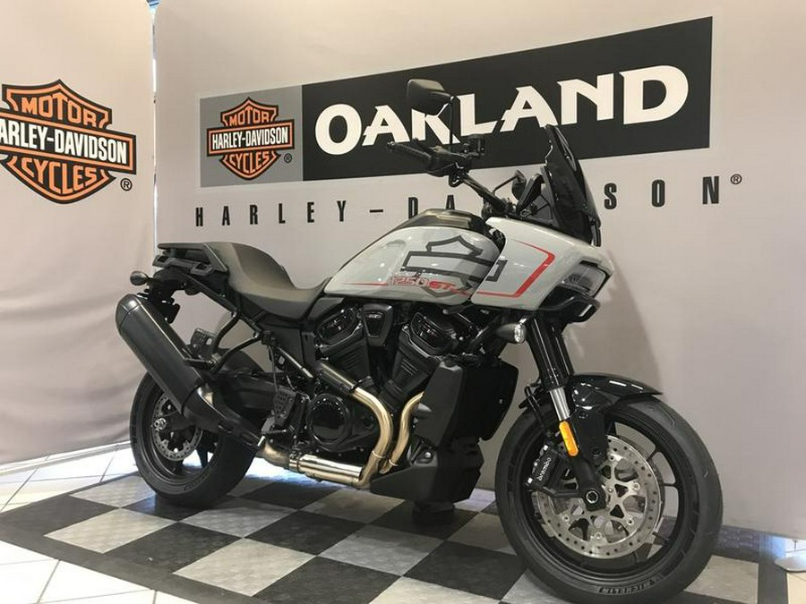 2025 Harley-Davidson® RA1250ST - Pan America® 1250 ST