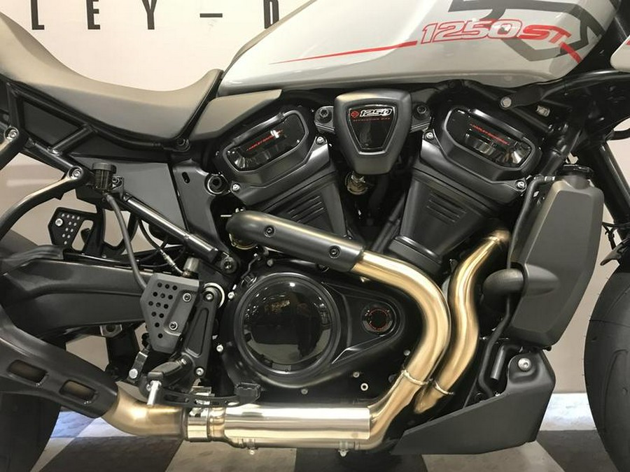 2025 Harley-Davidson® RA1250ST - Pan America® 1250 ST
