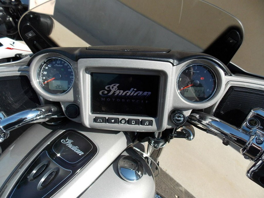 2022 Indian Motorcycle® Chieftain® Limited Silver Quartz Metallic