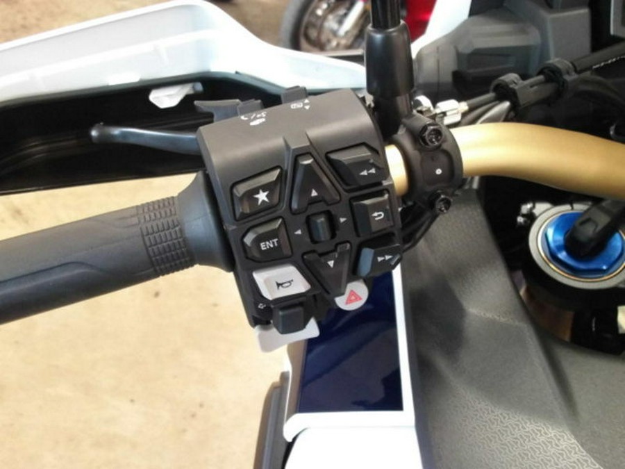 2024 Honda® Africa Twin Adventure Sports ES DCT