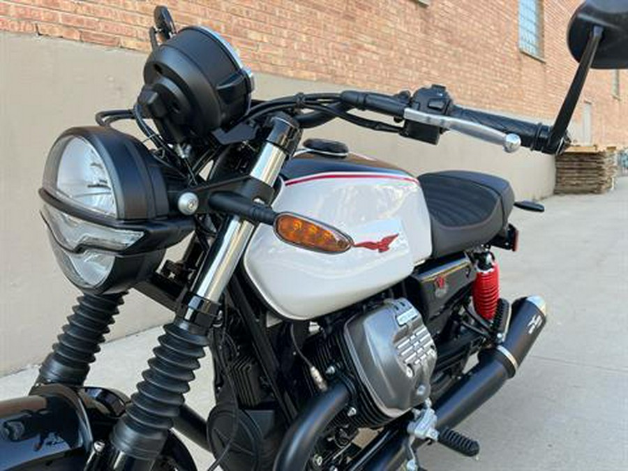 2024 Moto Guzzi V7 Stone Ten