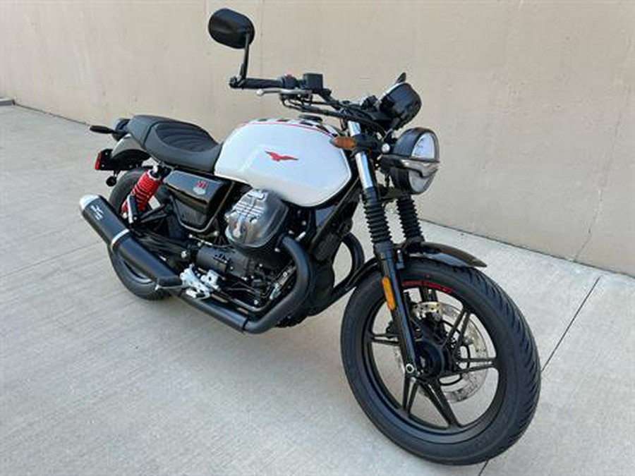 2024 Moto Guzzi V7 Stone Ten