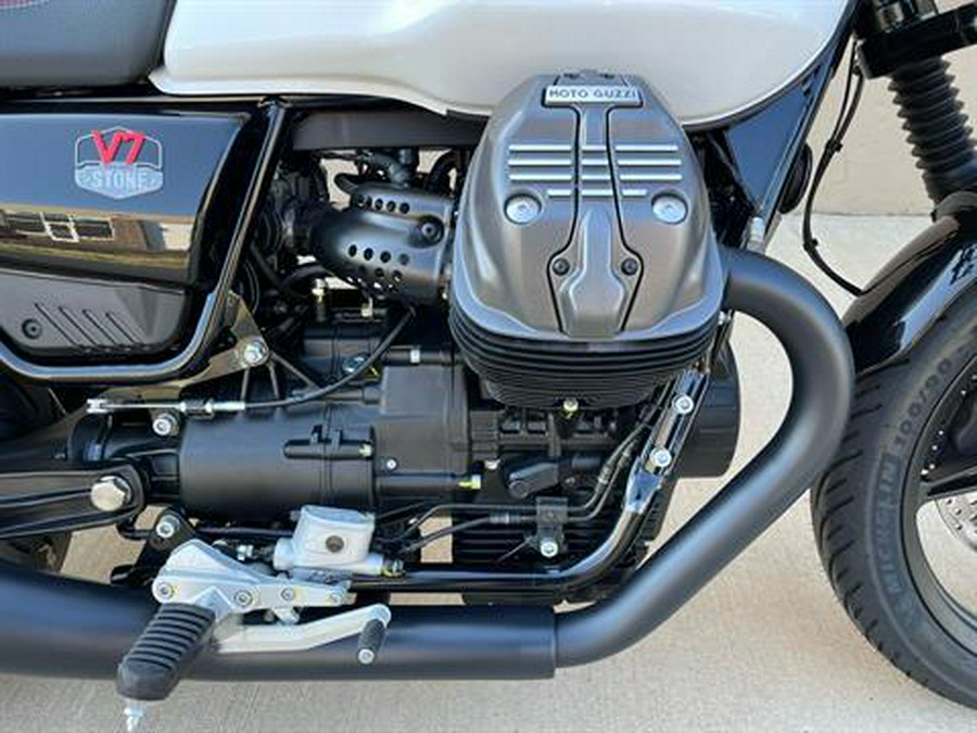 2024 Moto Guzzi V7 Stone Ten