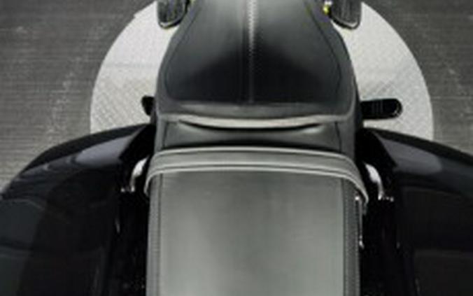 2026 Harley-Davidson® Street Glide® FLHX VIVID BLACK