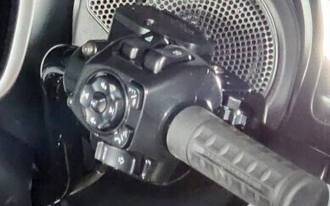 2026 Harley-Davidson® Street Glide® FLHX VIVID BLACK