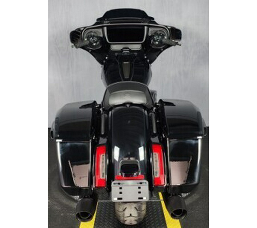 2026 Harley-Davidson® Street Glide® FLHX VIVID BLACK