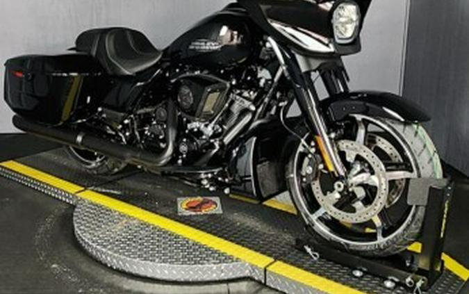 2026 Harley-Davidson® Street Glide® FLHX VIVID BLACK