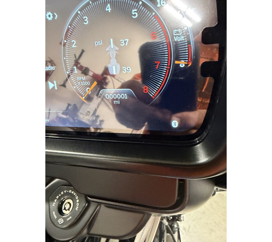 2026 Harley-Davidson® Street Glide® FLHX VIVID BLACK