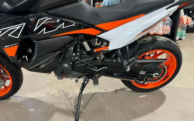 2024 KTM 890 SMT