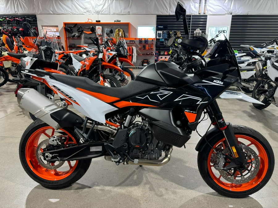 2024 KTM 890 SMT