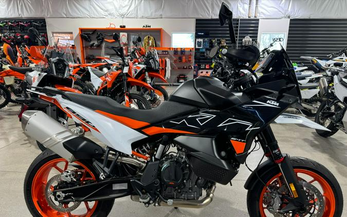 2024 KTM 890 SMT