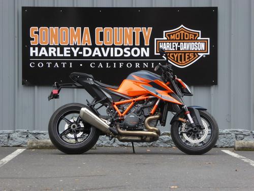 Video: Watch our 2020 KTM 1290 Super Duke R...