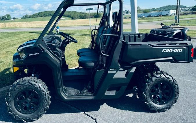2025 Can-Am® Defender DPS HD9 Stealth Black