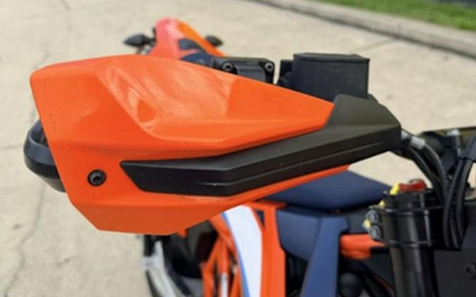 2023 KTM SMC 690 R