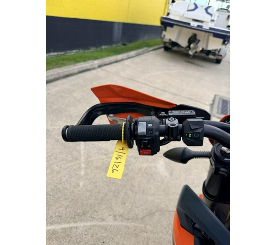 2023 KTM SMC 690 R