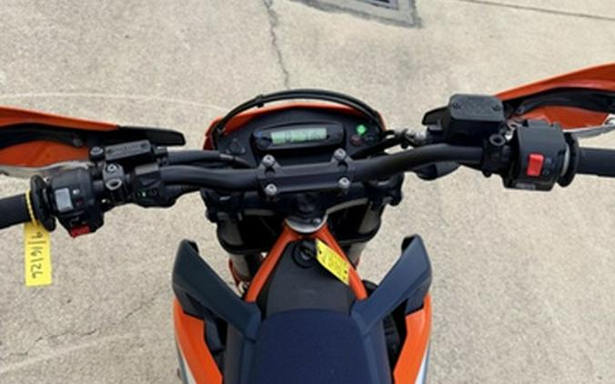 2023 KTM SMC 690 R