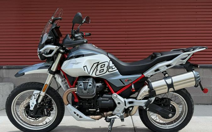 2025 Moto Guzzi V85 TT E5+