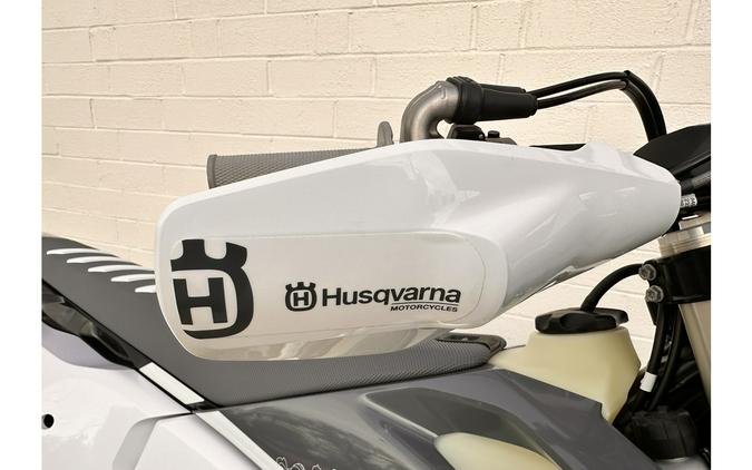 2024 Husqvarna Motorcycles TE 300 PRO