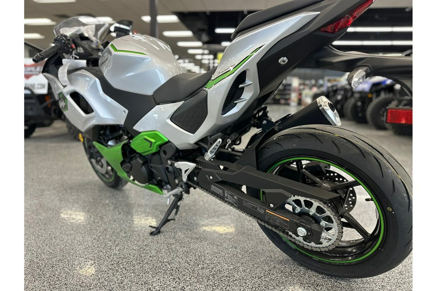 2024 Kawasaki Ninja 7 Hybrid ABS