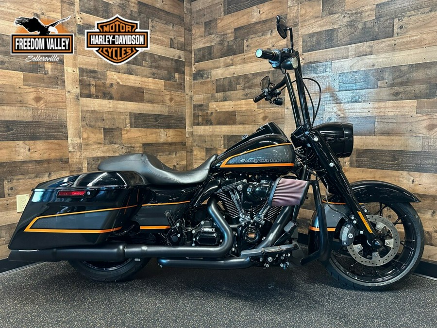 2022 Harley-Davidson® Road King® Special Apex (Black Finish)