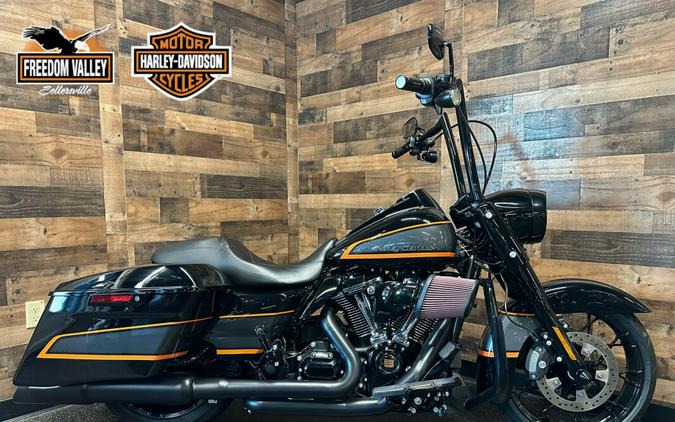 2022 Harley-Davidson® Road King® Special Apex (Black Finish)