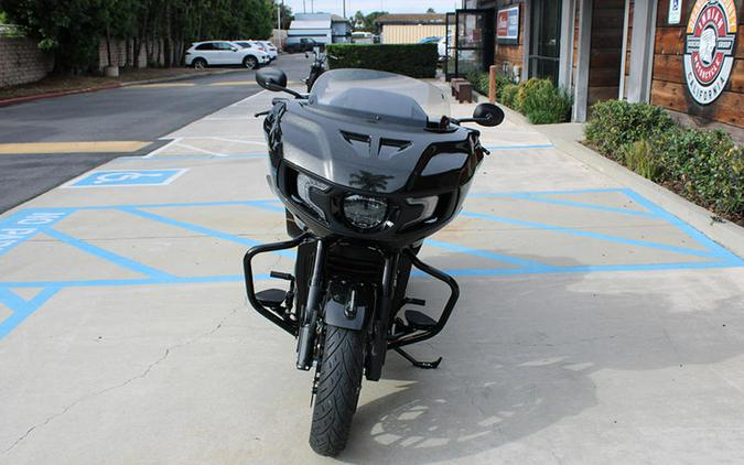 2026 Indian Motorcycle® Challenger® Dark Horse® 112 Black Crystal w/Black Metallic & Championship G
