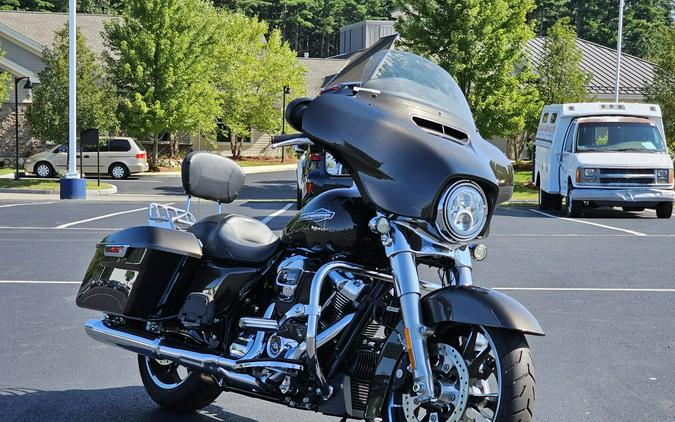 2021 Harley-Davidson® Street Glide® Custom Color