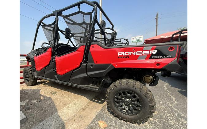 2023 Honda Pioneer 1000-6 Crew Deluxe