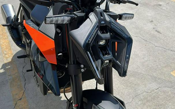 2024 KTM 990 DUKE