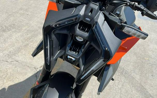 2024 KTM 990 DUKE