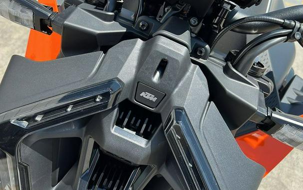 2024 KTM 990 DUKE