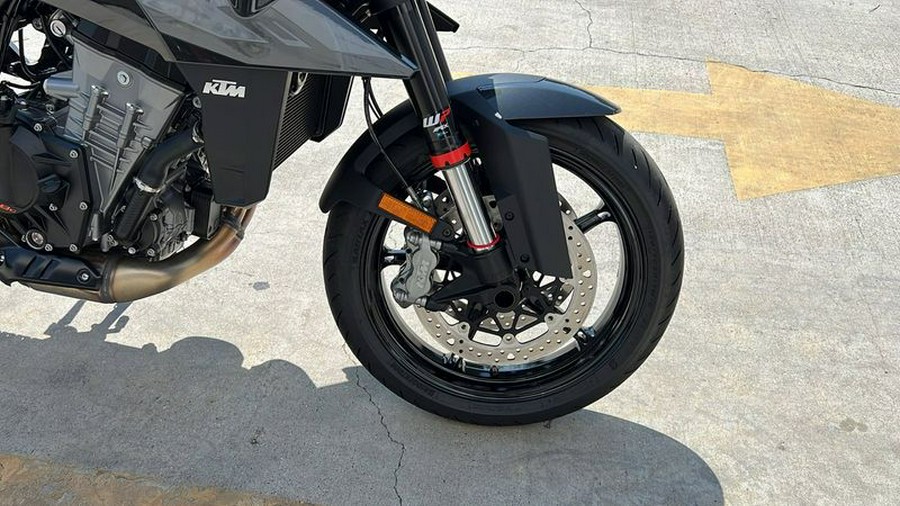 2024 KTM 990 DUKE