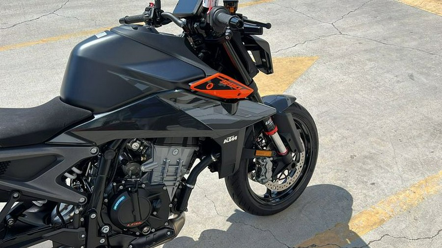 2024 KTM 990 DUKE