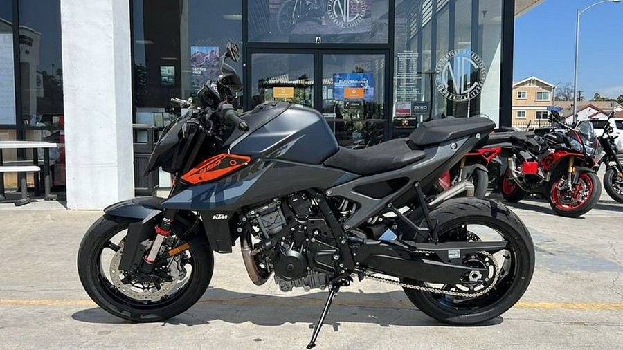 2024 KTM 990 DUKE