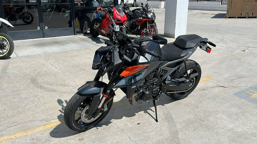 2024 KTM 990 DUKE