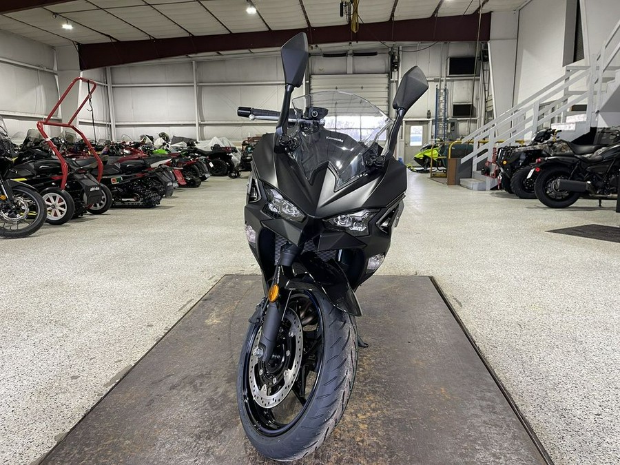 2025 Kawasaki Ninja® 500 ABS Metallic Flat Spark Black/Metallic Spark Black
