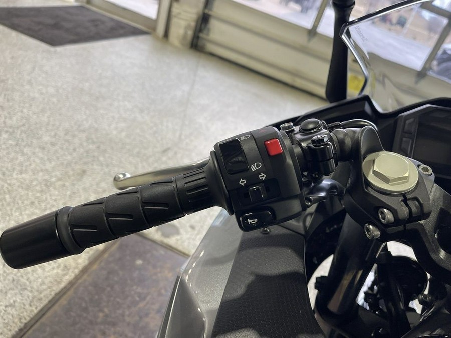 2025 Kawasaki Ninja® 500 ABS Metallic Flat Spark Black/Metallic Spark Black