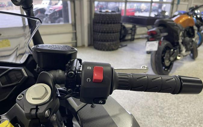 2025 Kawasaki Ninja® 500 ABS Metallic Flat Spark Black/Metallic Spark Black