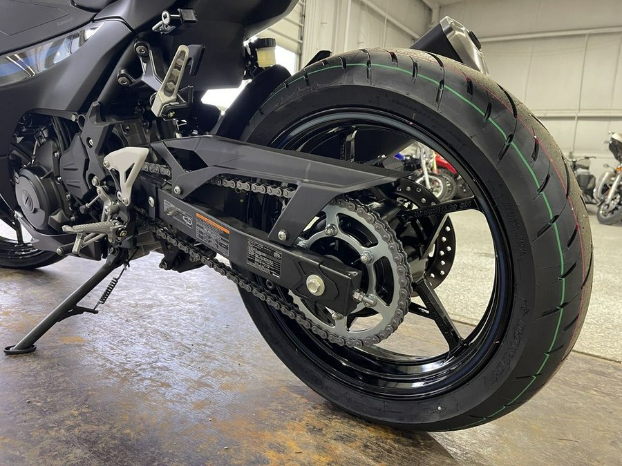 2025 Kawasaki Ninja® 500 ABS Metallic Flat Spark Black/Metallic Spark Black