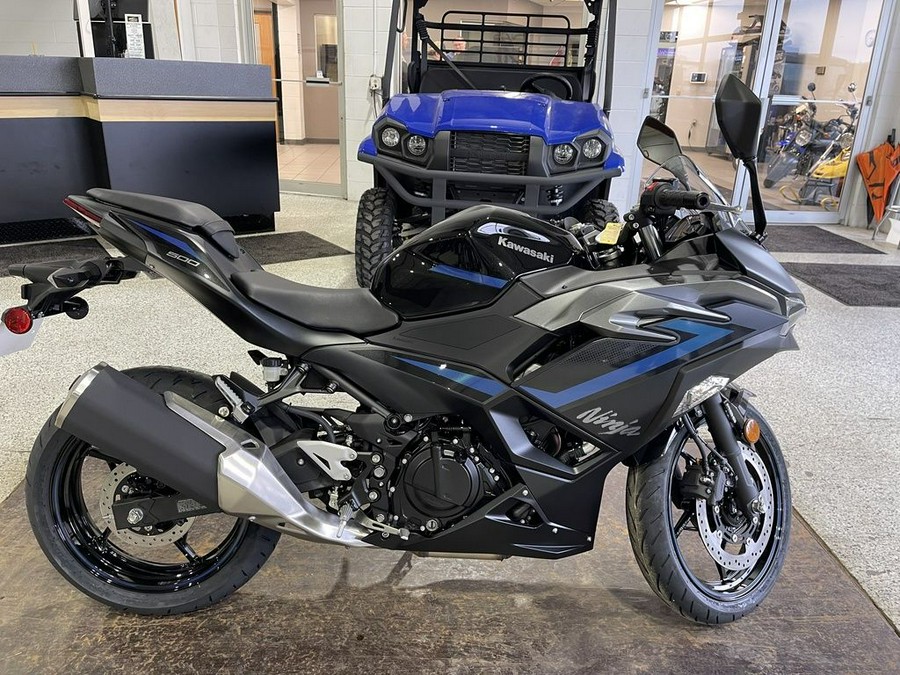 2025 Kawasaki Ninja® 500 ABS Metallic Flat Spark Black/Metallic Spark Black