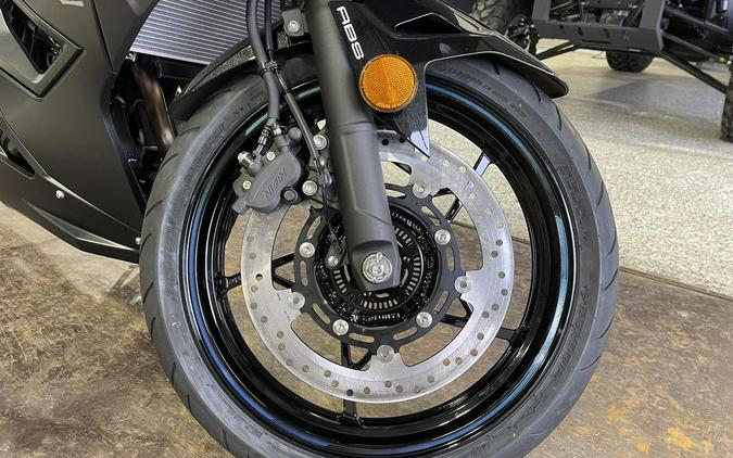 2025 Kawasaki Ninja® 500 ABS Metallic Flat Spark Black/Metallic Spark Black