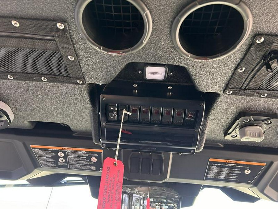 2026 Can-Am® Defender MAX Limited HD11 Desert Tan & Carbon Black