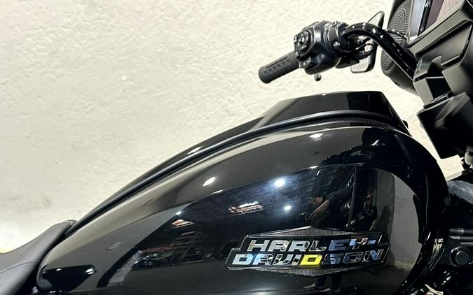 Harley-Davidson® Street Glide® 2026 FLHX 84666725 VIVID BLACK