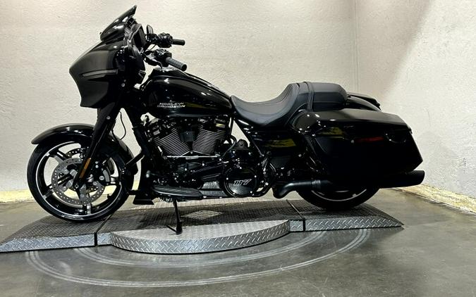 Harley-Davidson® Street Glide® 2026 FLHX 84666725 VIVID BLACK